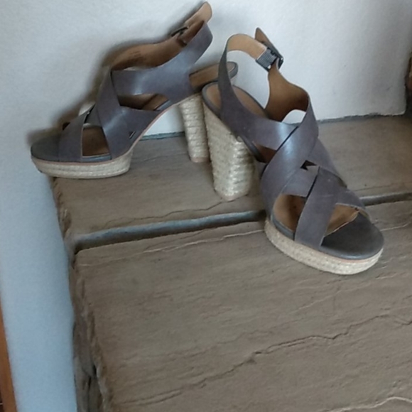 Lucky Cabino High Heeled sandals 8.5 - Picture 3 of 6